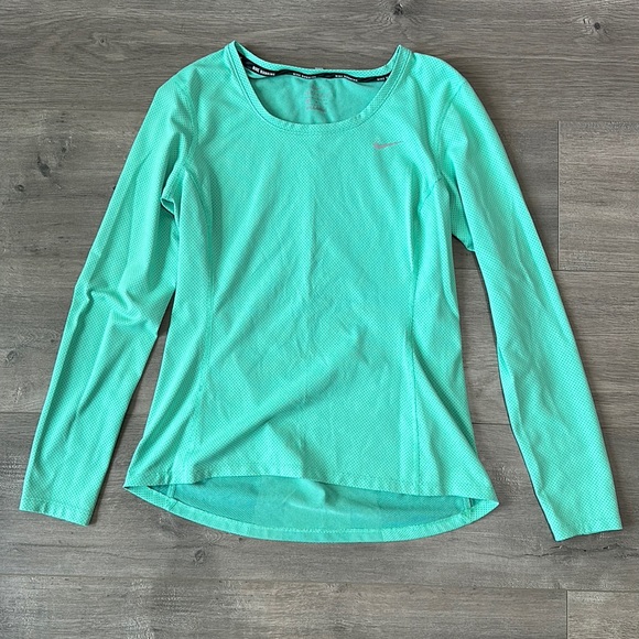 Nike Tops - Nike Running Dri-Fit long sleeve